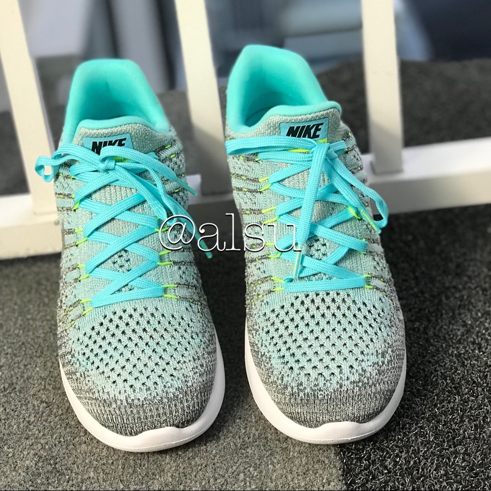 NWT Nike LunarEpic Low Fl 2G Metallic Silver W - Picture 5 of 8